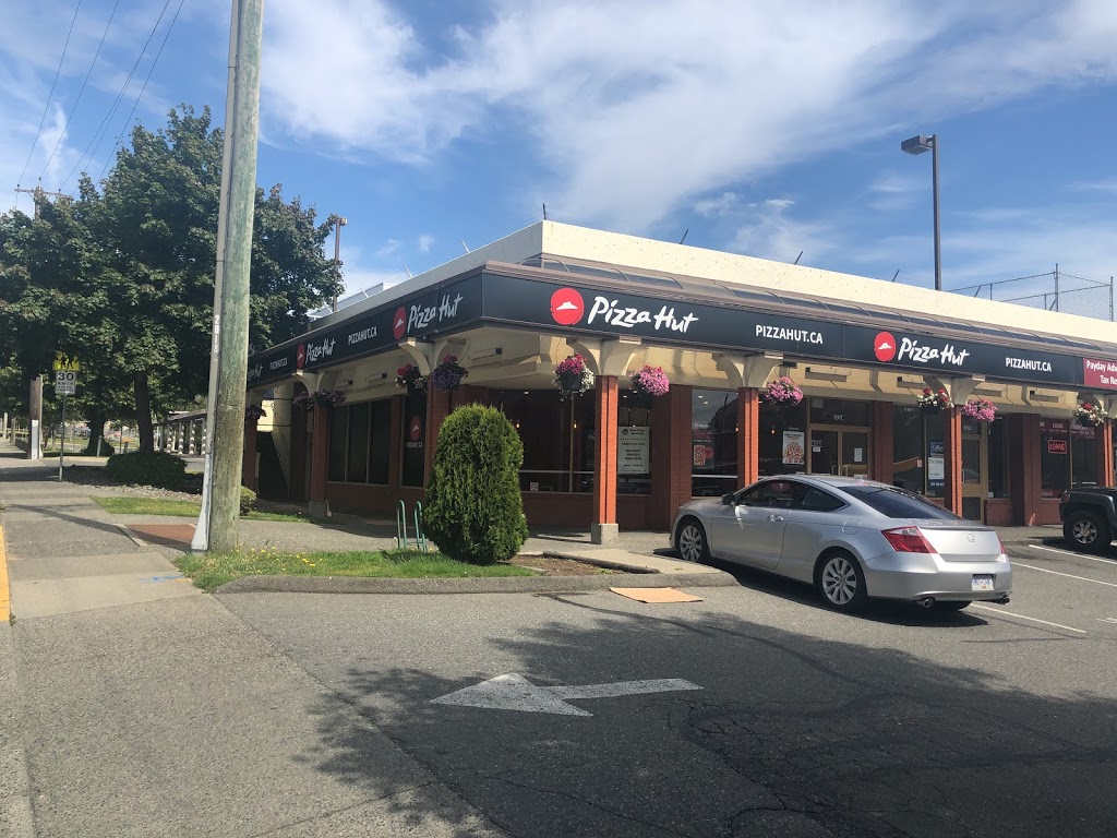 Pizza Hut | 890-C Esquimalt Rd, Victoria, BC V9A 3M4, Canada | Phone: (250) 384-0826