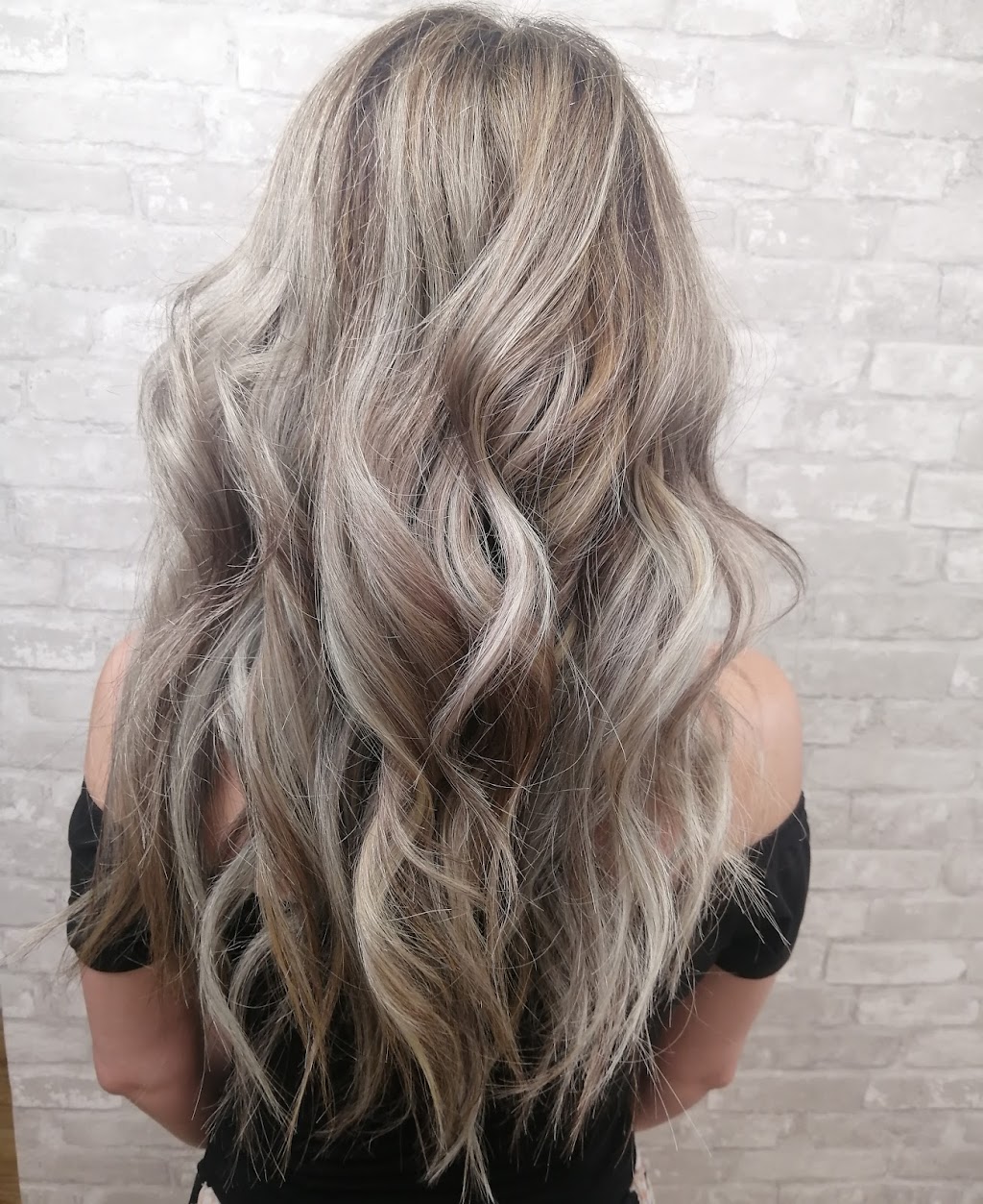 Northern Hair Company | 120 Wellington St, Bracebridge, ON P1L 1E2, Canada | Phone: (519) 319-1128