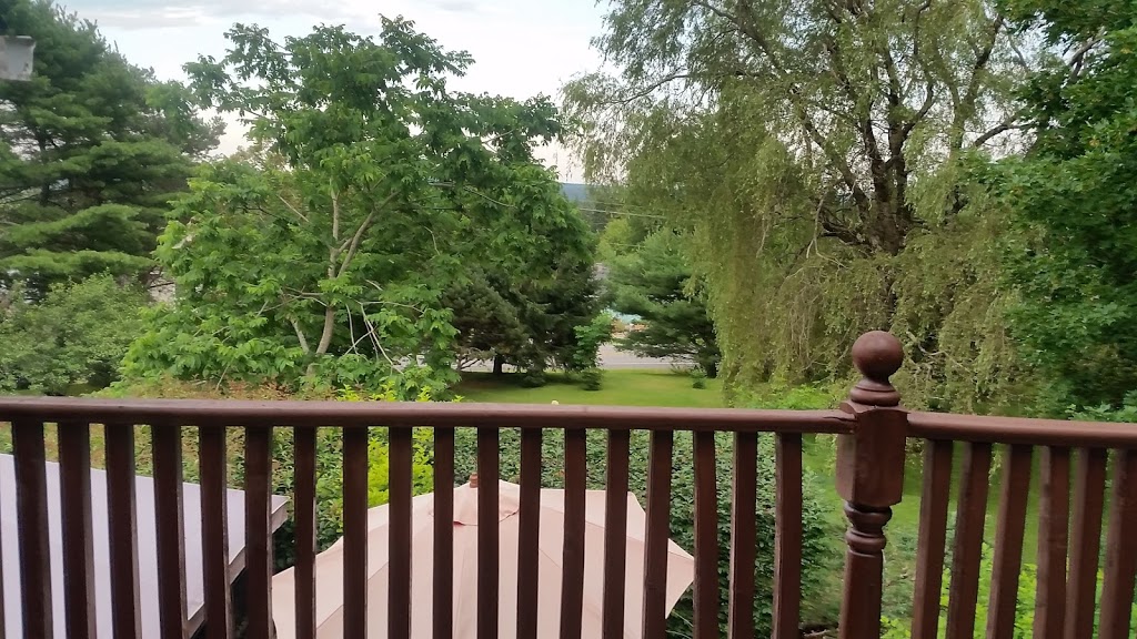 Tulips and Thistle Bed & Breakfast | 913 Pictou Rd, East Mountain, NS B6L 2N1, Canada | Phone: (902) 895-6141