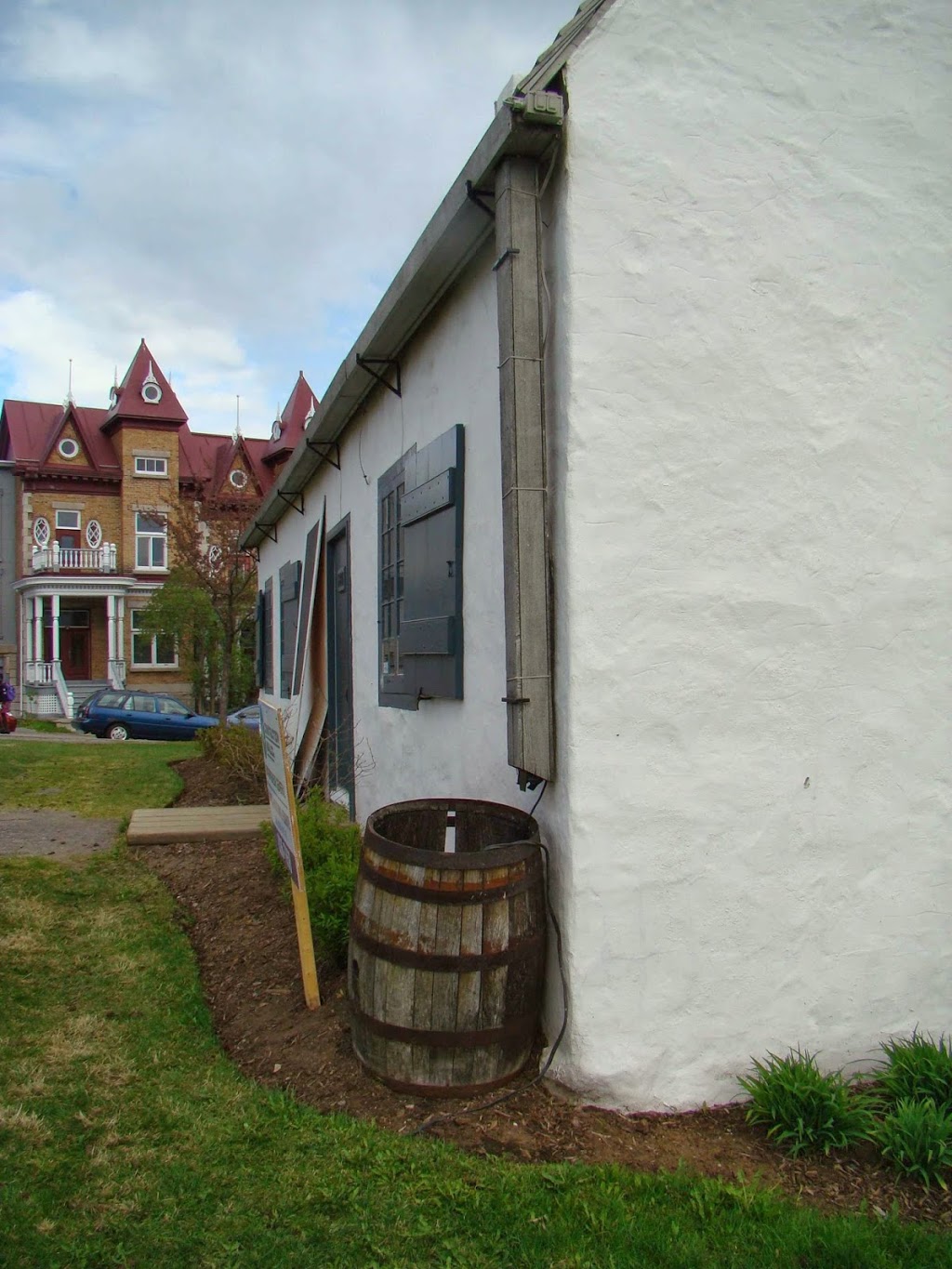 Girardin House | 600 Ave Royale, Quebec City, QC G1E 7G3, Canada | Phone: (418) 821-7049