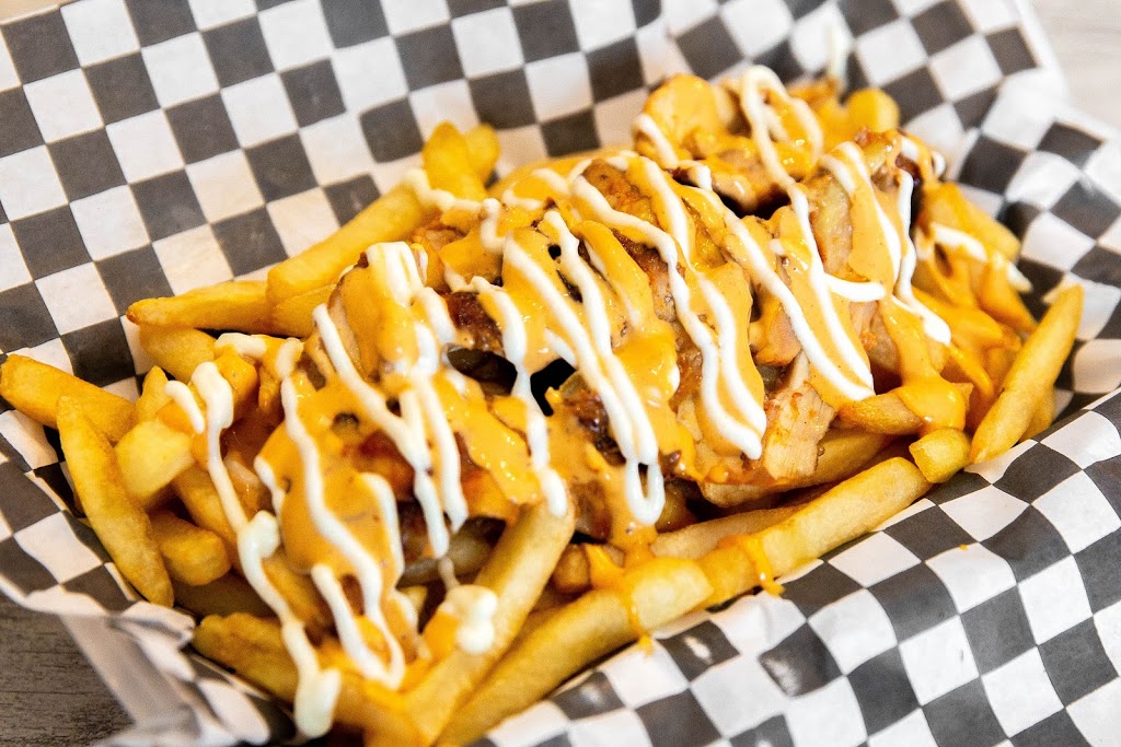 Mooring Eats | 2481 Lake Shore Blvd W, Etobicoke, ON M8V 1C5, Canada | Phone: (416) 253-7171