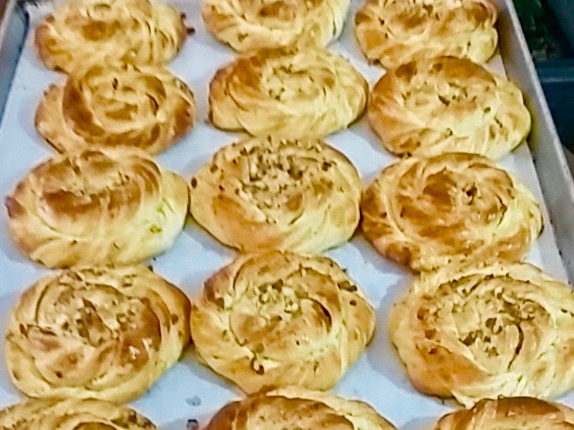 Buns & Roses Organic Bakery | 6519 111 St NW, Edmonton, AB T6H 4R5, Canada | Phone: (780) 438-0098