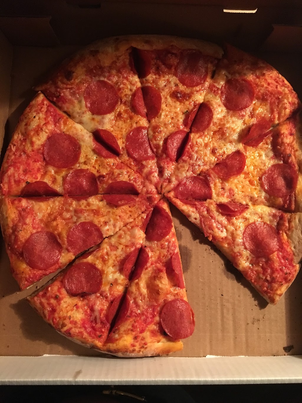 CiCis Pizza & Wings, Toronto | 1618 Queen St W, Toronto, ON M6R 1A8, Canada | Phone: (416) 533-3311