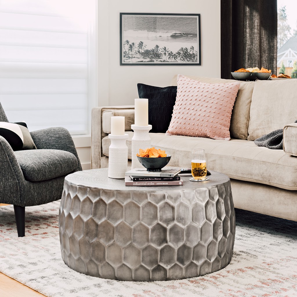 Urban Barn Thickson Ridge | 1629 Victoria St E Unit #15, Whitby, ON L1N 9W4, Canada | Phone: (905) 721-2673