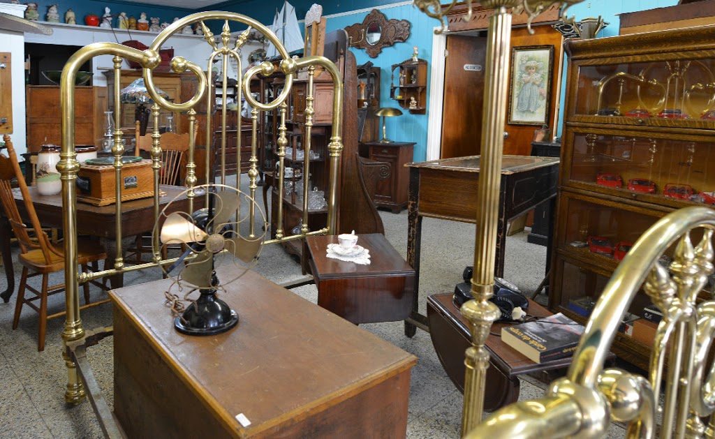 Antiquités Damien Roy | 257 Rue Principale, Vallée-Jonction, QC G0S 3J0, Canada | Phone: (418) 386-6119