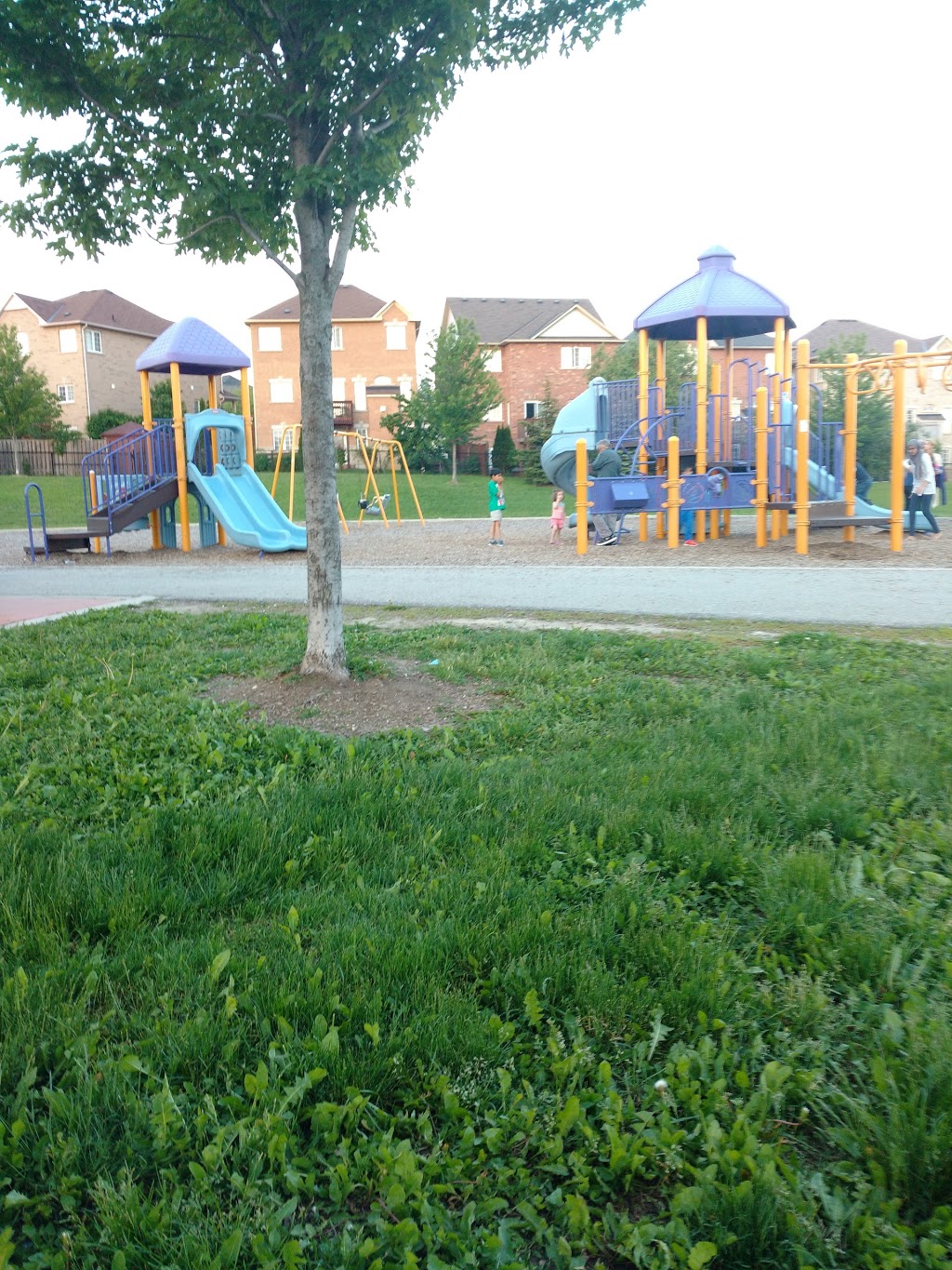 James Potter Park | James Potter Rd & Oblate Crescent, Brampton, ON L6Y 0K2, Canada | Phone: (905) 874-2906