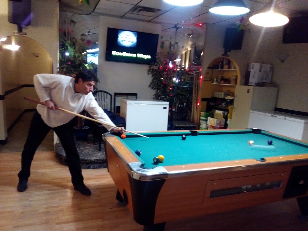 Frecles Fox Restaurant | 100 Cavell Av, Etobicoke, ON M8V 3V6, Canada | Phone: (416) 850-8267