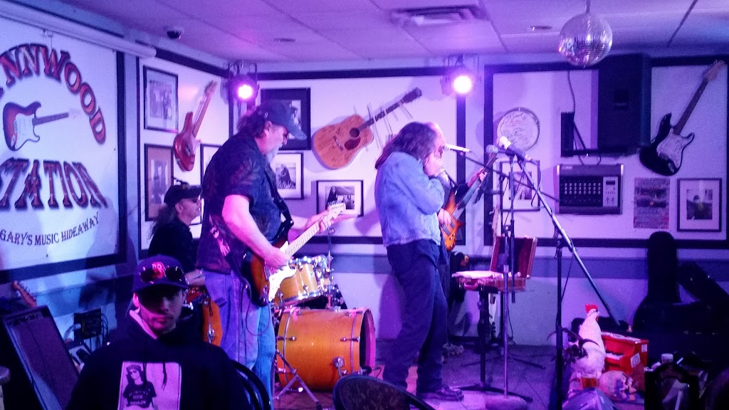 Ogden Whistle Pub | 7025 Ogden Rd SE, Calgary, AB T2C 1B4, Canada | Phone: (403) 279-8003