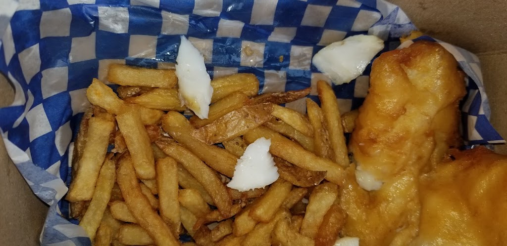 Cottage country fish & chips | 141 Hastings St N, Bancroft, ON K0L 1C0, Canada | Phone: (343) 476-5685