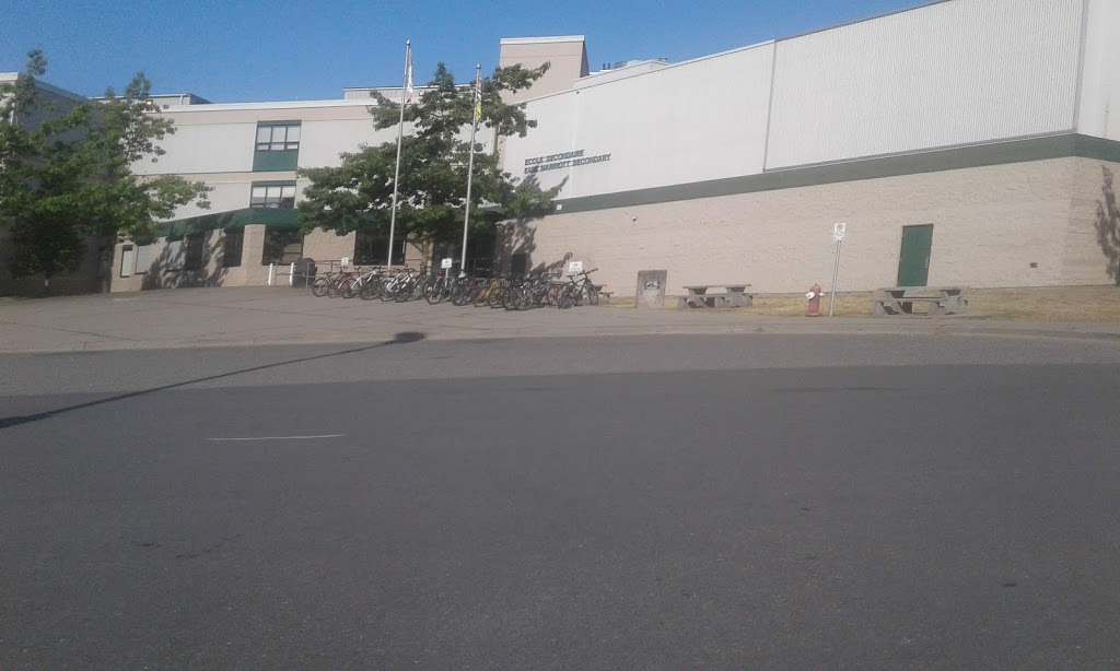 Earl Marriott Secondary School | 15751 16 Ave, Surrey, BC V4A 1S1, Canada | Phone: (604) 531-8354