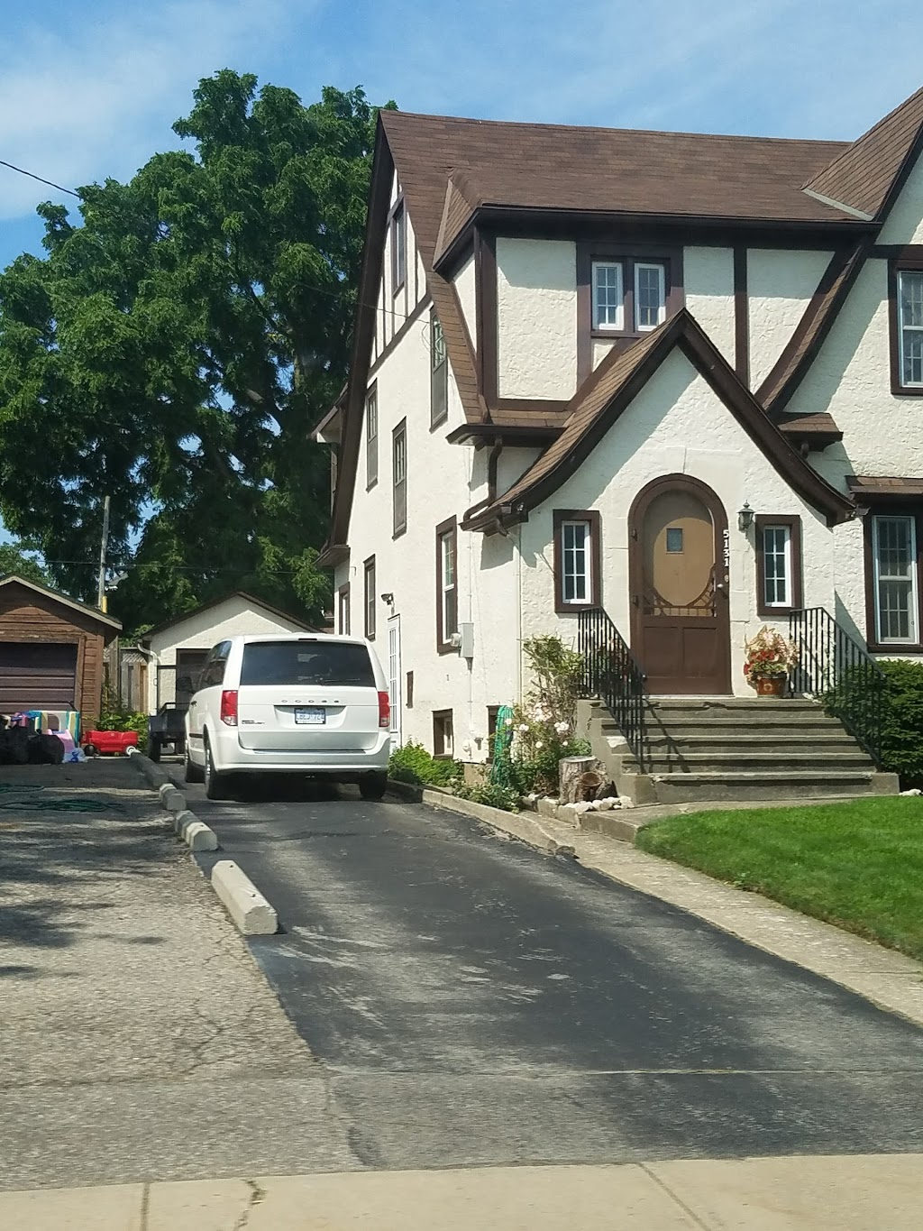 City of Niagara Falls - Municipal Parking Lot 12 | 5943 Sylvia Pl, Niagara Falls, ON L2G 1S9, Canada | Phone: (905) 356-7521