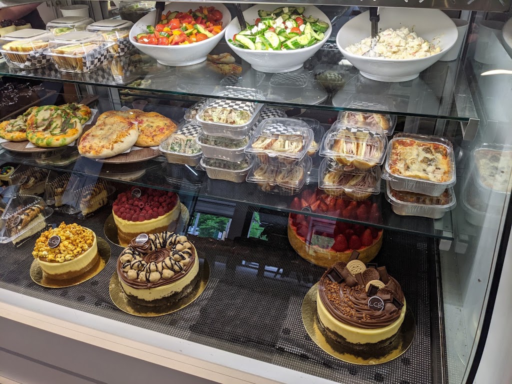 Le Cheesecake Bar LCB | 274 Bd Sainte-Rose, Laval, QC H7L 1M2, Canada | Phone: (514) 370-2299