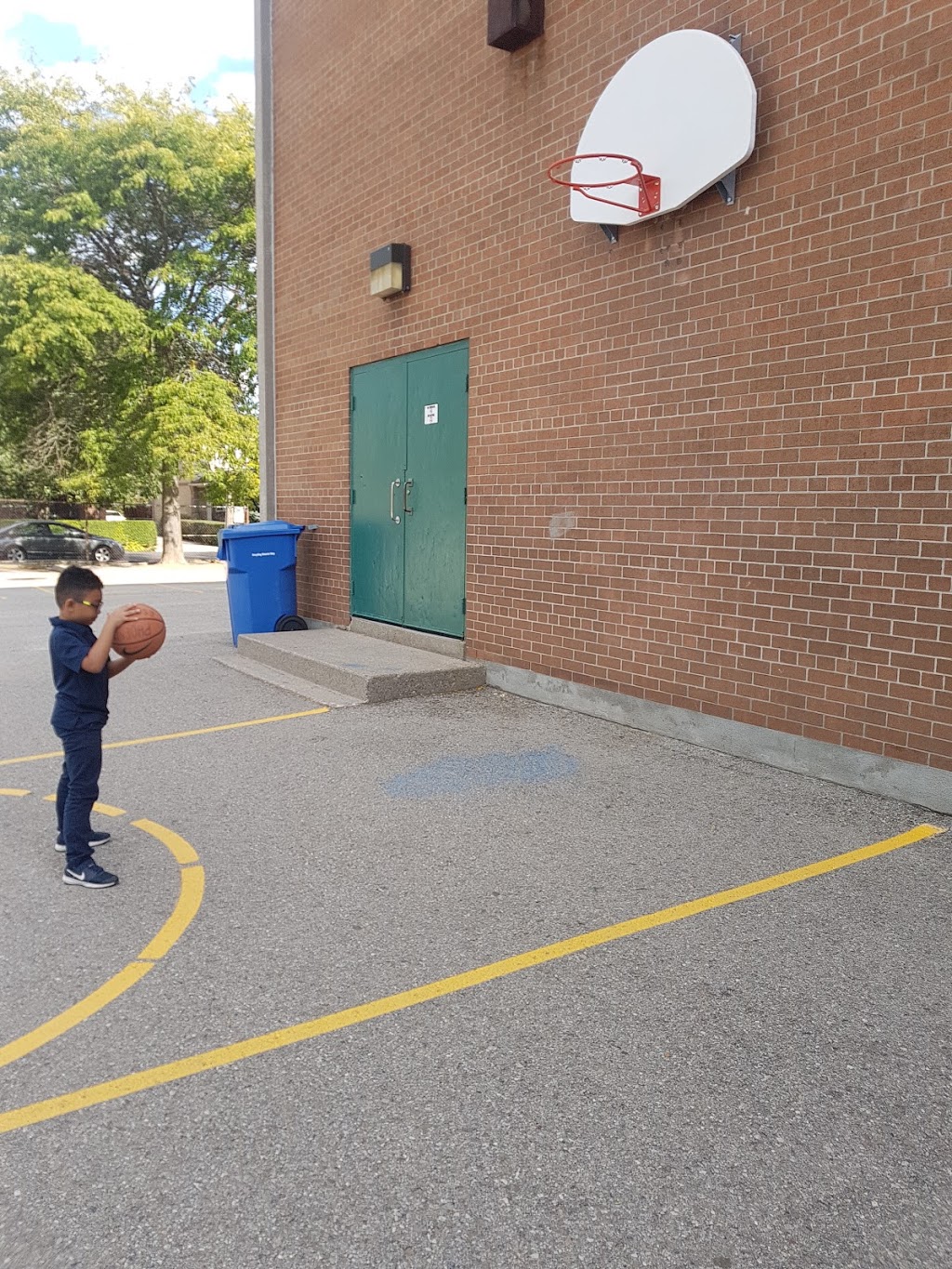 St. Louis Catholic Elementary School | 11 Morgan Ave, Etobicoke, ON M8Y 2Z7, Canada | Phone: (416) 393-5331