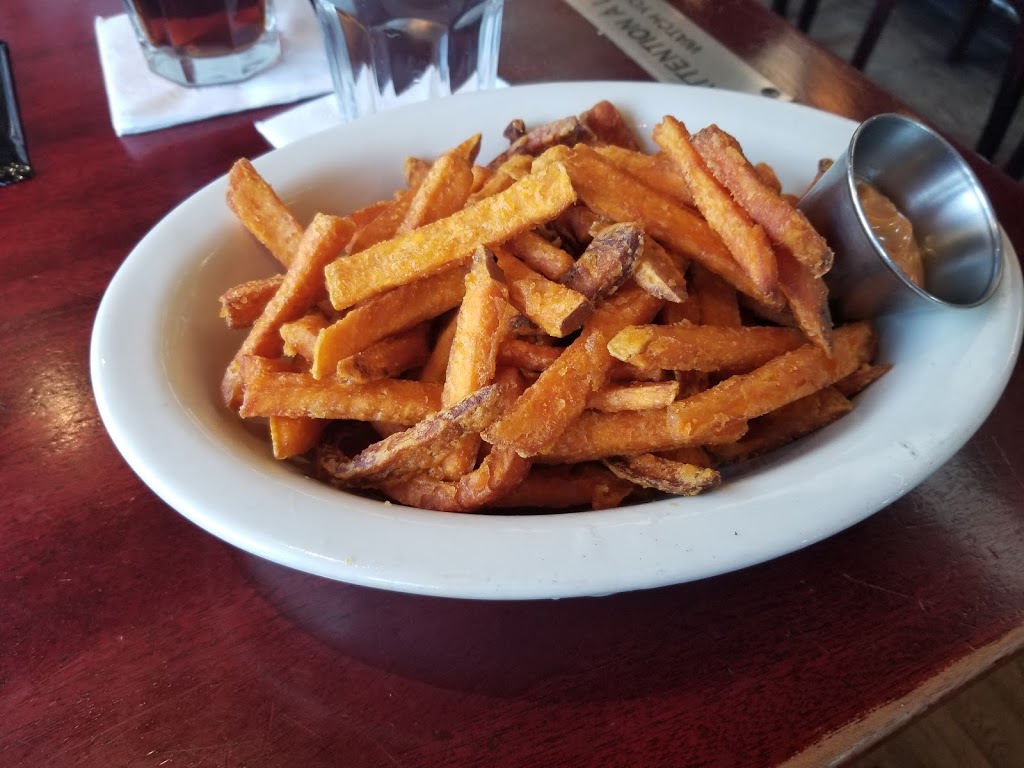 Bâton Rouge Steakhouse & Bar | 120 Chemin du Lac-Millette, Saint-Sauveur, QC J0R 1R6, Canada | Phone: (450) 227-8878
