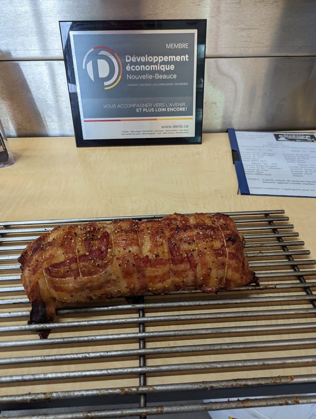 Méchoui Chinook | 165 Rue des Entreprises, Saint-Bernard, QC G0S 2G0, Canada | Phone: (418) 208-7092