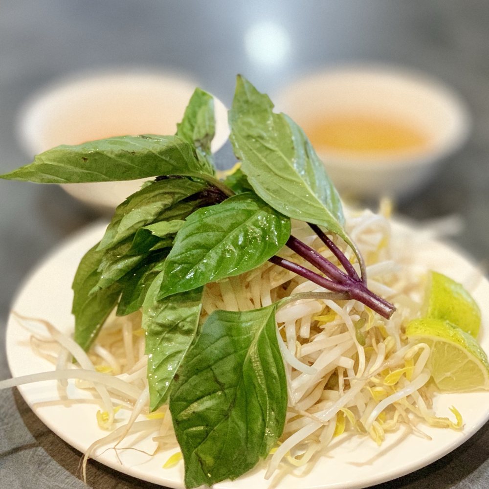 Saigon Maxim | 8338 18 St SE, Calgary, AB T2C 4E4, Canada | Phone: (587) 353-0033