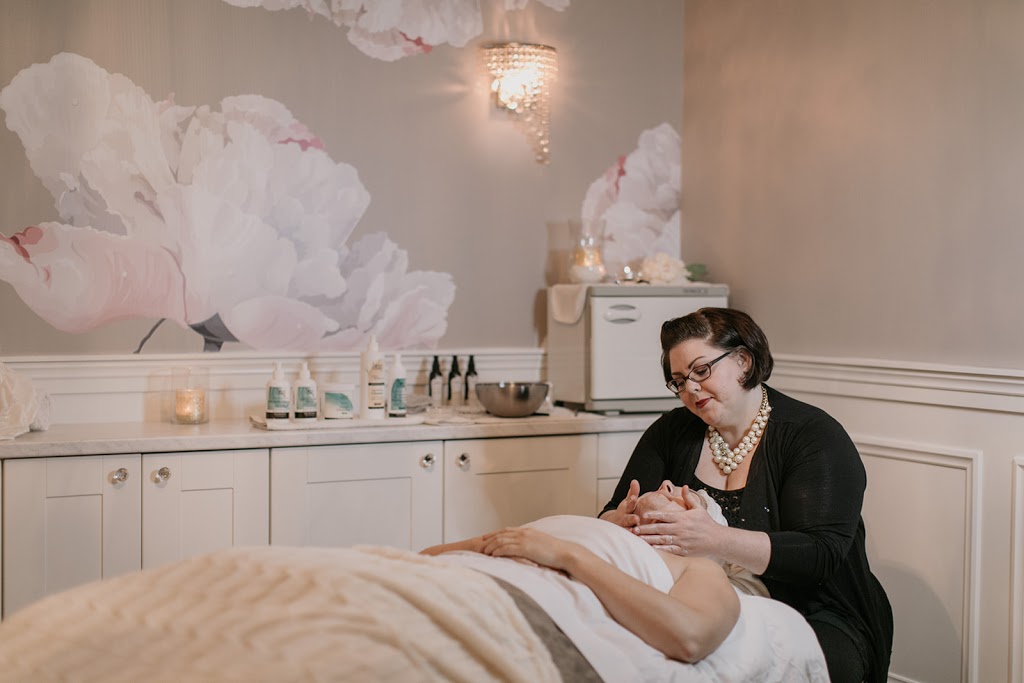 la Chic Skin Boutique | 19062 69 Ave, Surrey, BC V4N 0A4, Canada | Phone: (604) 595-3024