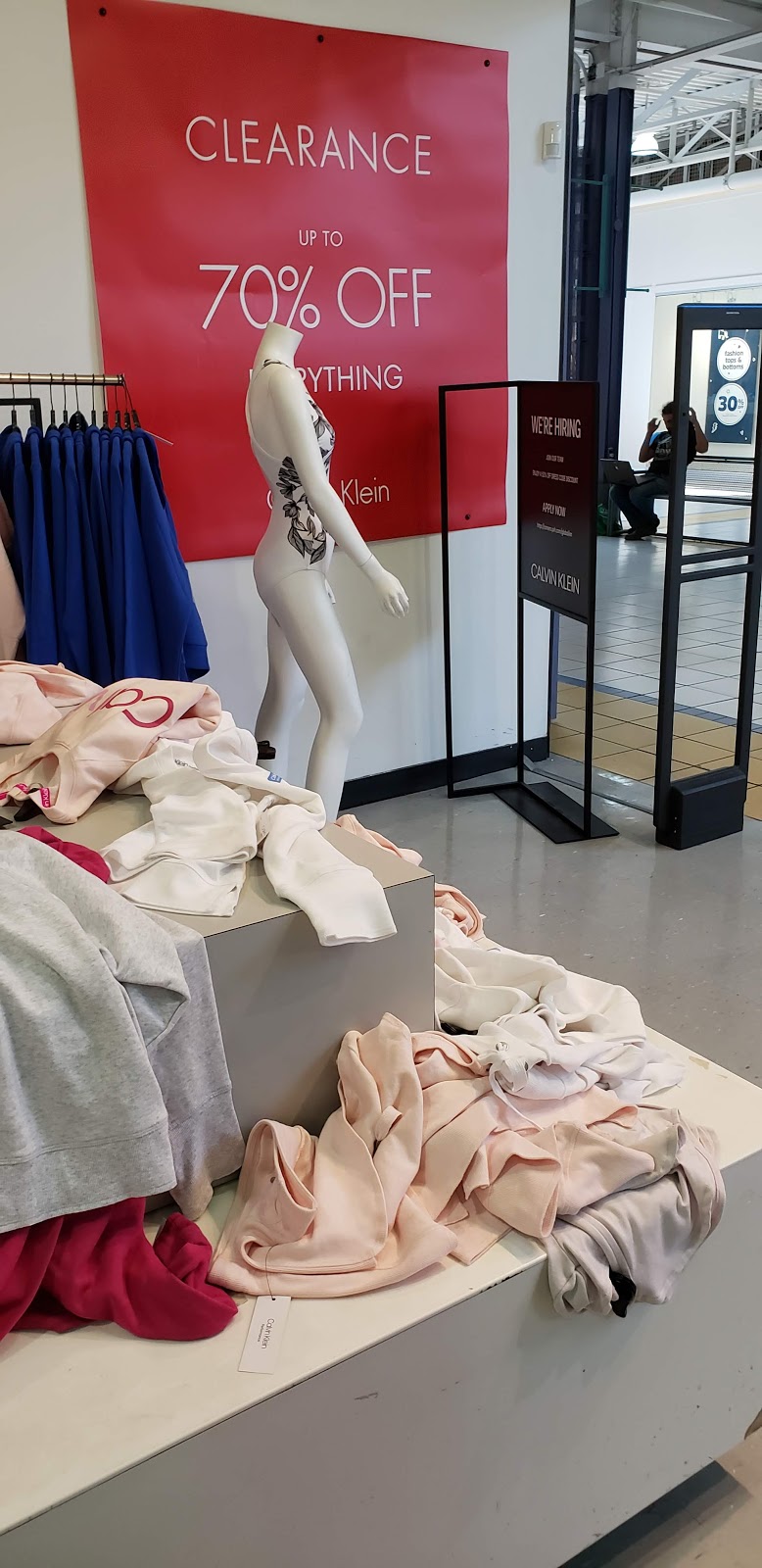 Calvin Klein | 1250 S Service Rd, Mississauga, ON L5E 1V4, Canada | Phone: (905) 274-4034