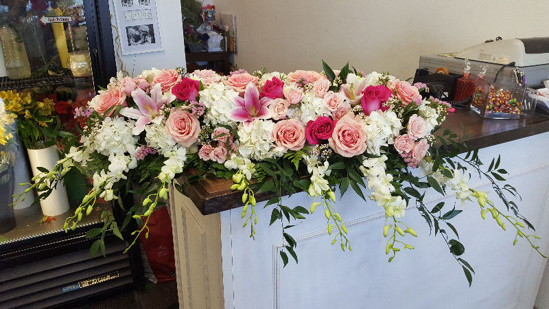 DVine Flowers & Gifts | 124 Ellesmere Rd, Scarborough, ON M1R 4C4, Canada | Phone: (416) 480-9463
