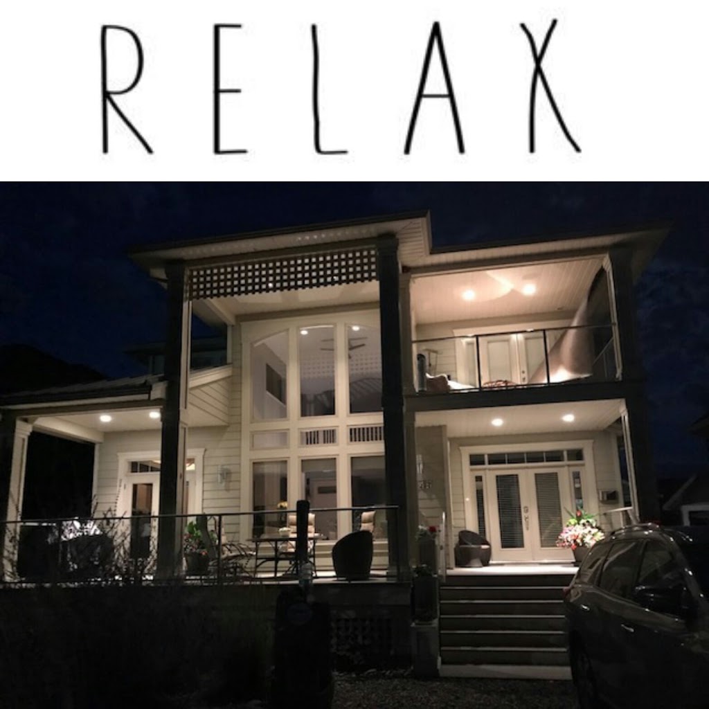 Ogopogo Bed and Breakfast | 845 Manhattan Dr, Kelowna, BC V1Y 1H6, Canada | Phone: (250) 762-7624