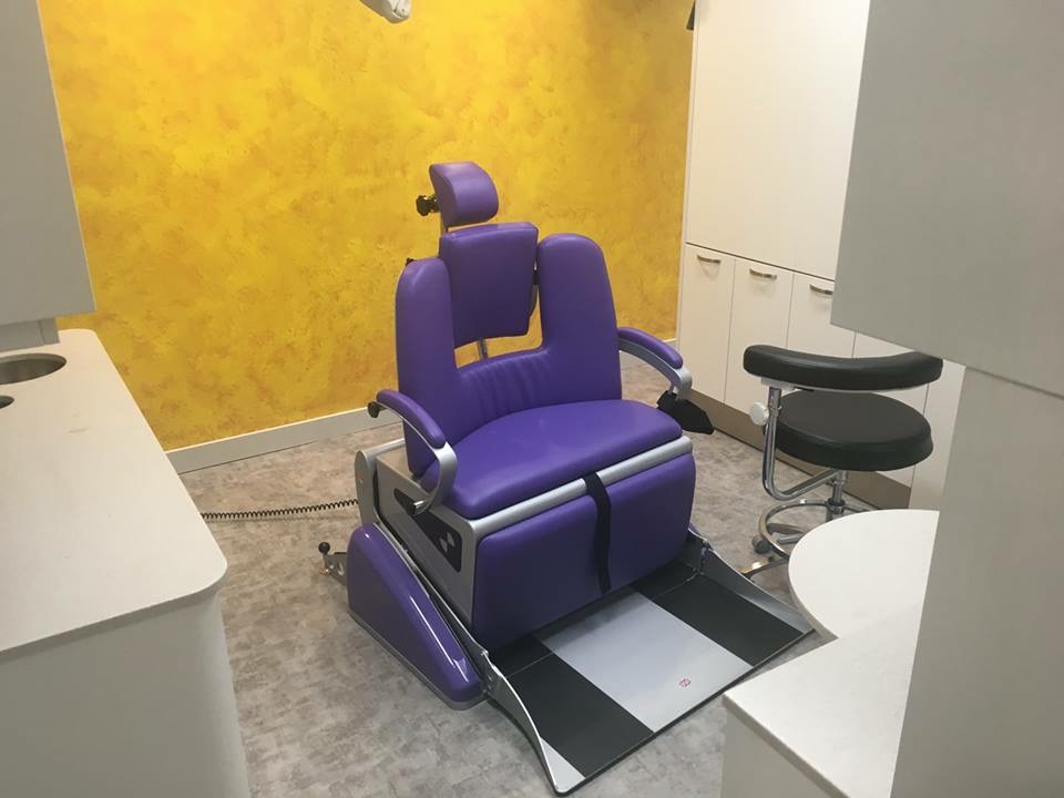 Diamond Dental Centre | 103,129 E Columbia St, New Westminster, BC V3L 3V7, Canada | Phone: (604) 449-7689