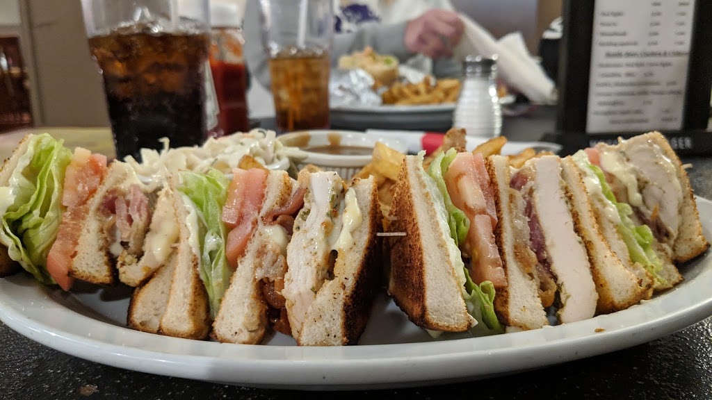 Richmond Gourmet Restaurant | 3518 McBean St, Richmond, ON K0A 2Z0, Canada | Phone: (613) 838-2888