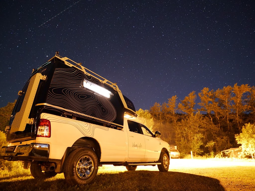 VanLife Mtl | 2716 Rue Lapierre, LaSalle, QC H8N 2W9, Canada | Phone: (514) 903-1995