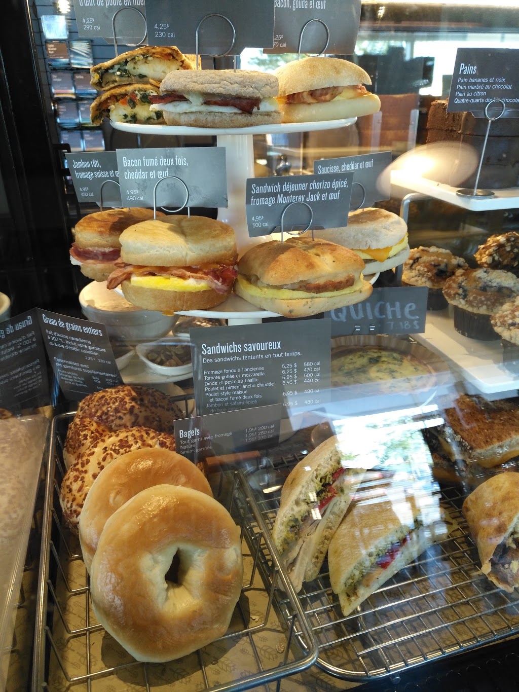 Starbucks | 25 Boulevard Don-Quichotte #15, LÎle-Perrot, QC J7V 7X4, Canada | Phone: (514) 453-3727