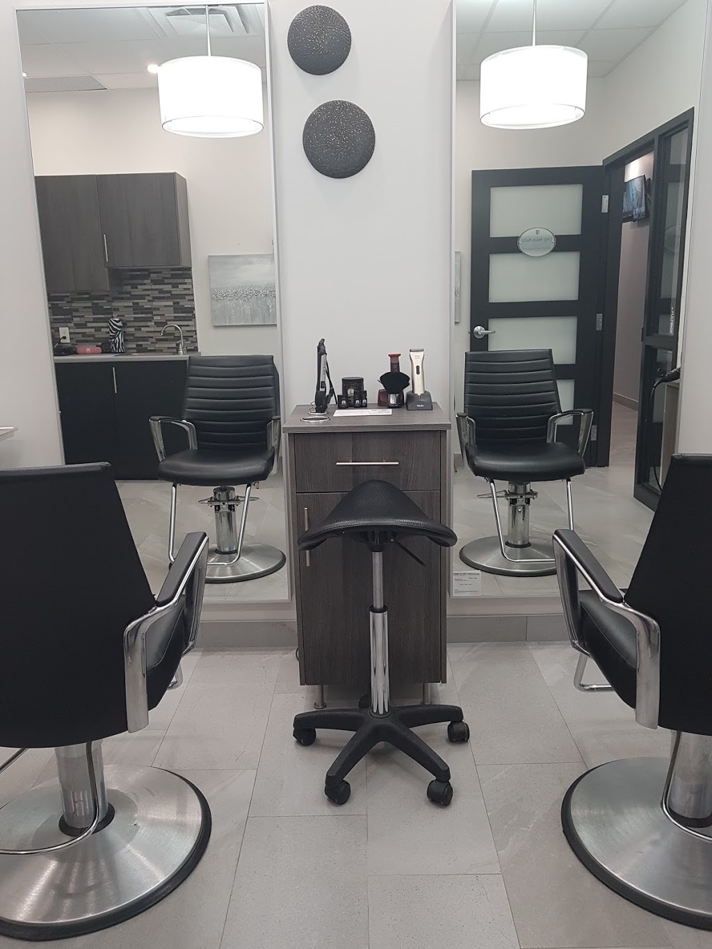 drip salon suite | 660 Bedford Hwy #110, Bedford, NS B3M 0M5, Canada | Phone: (902) 233-8978