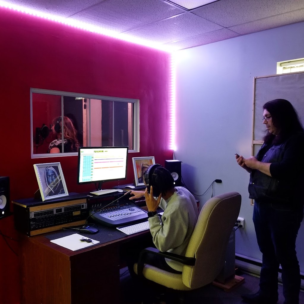 Soundstream Multimedia | 111 Simcoe St N, Oshawa, ON L1G 4S4, Canada | Phone: (905) 240-1577