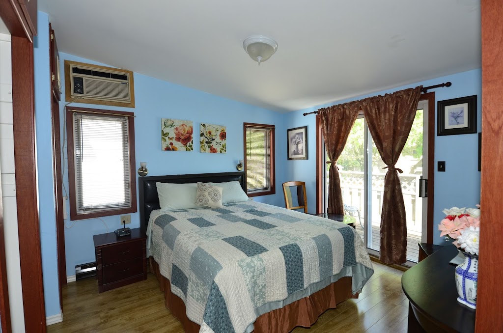 Ambassador B&B & Ambassadors Inn Next Door - Stratford | 266 Ontario St, Stratford, ON N5A 3H5, Canada | Phone: (519) 589-6158