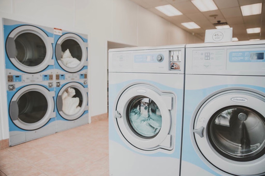 Alliston Mills Laundromat | 36 Young St, Alliston, ON L9R 1P8, Canada | Phone: (705) 435-7647