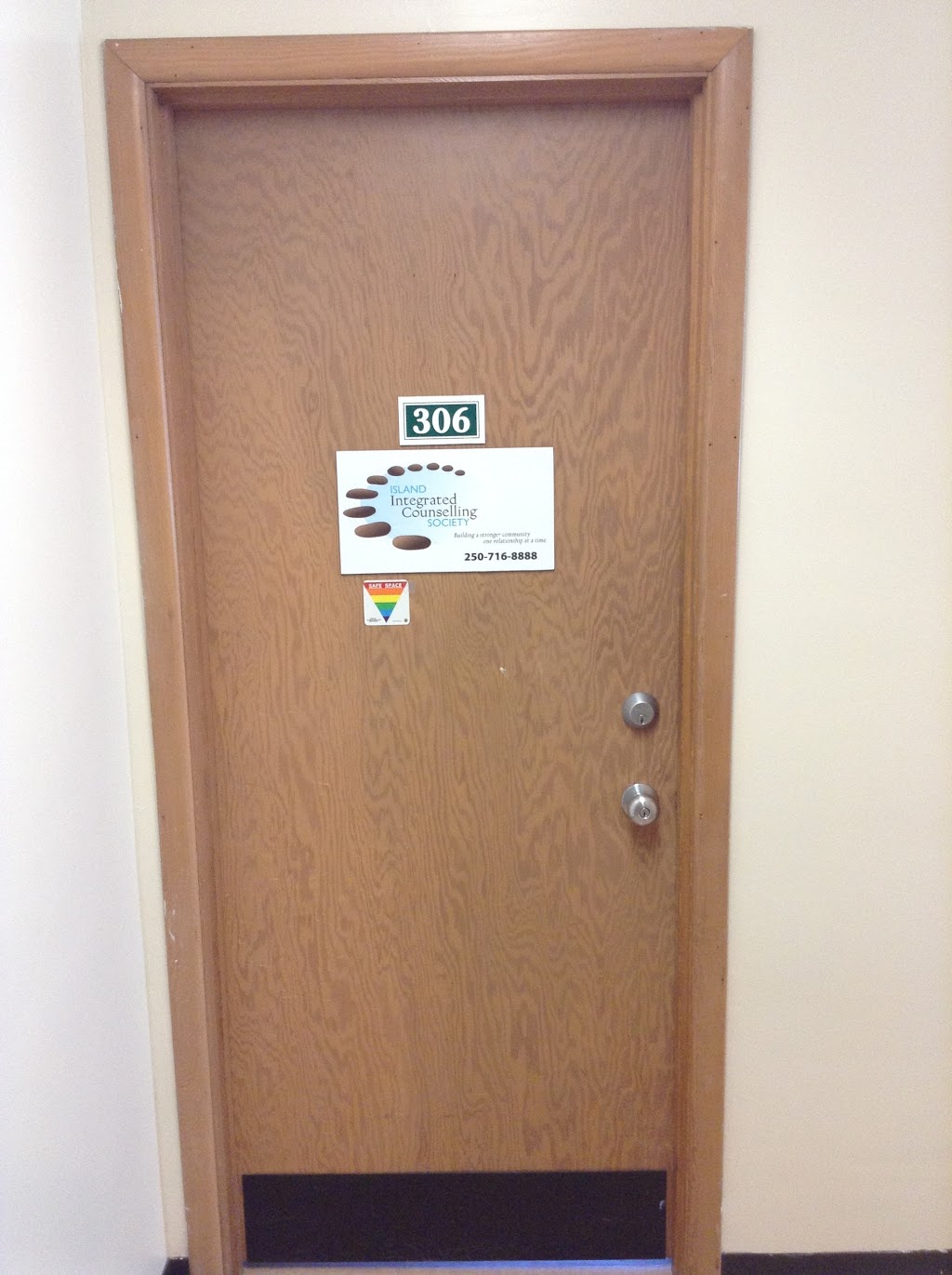 Rebecca Burgoyne, MSW, RSW | 129 Alberni Hwy, Parksville, BC V9P, Canada | Phone: (866) 348-0932