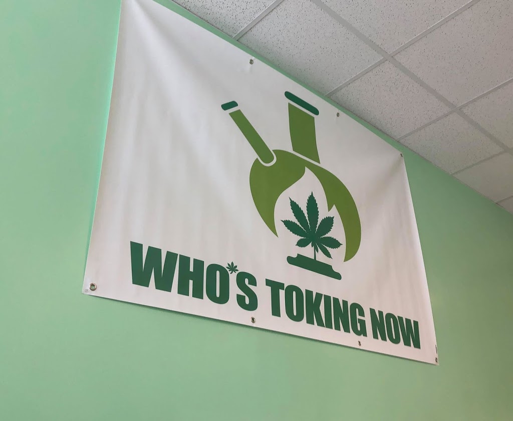 Whos Toking Now | 806 Montreal St, Kingston, ON K7K 3J8, Canada | Phone: (613) 531-4439