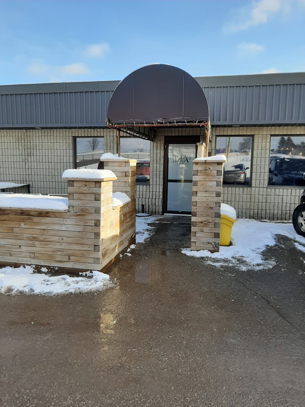 The Red Harp | Shamrock Rd, Erin, ON N0B 1T0, Canada | Phone: (519) 833-7444