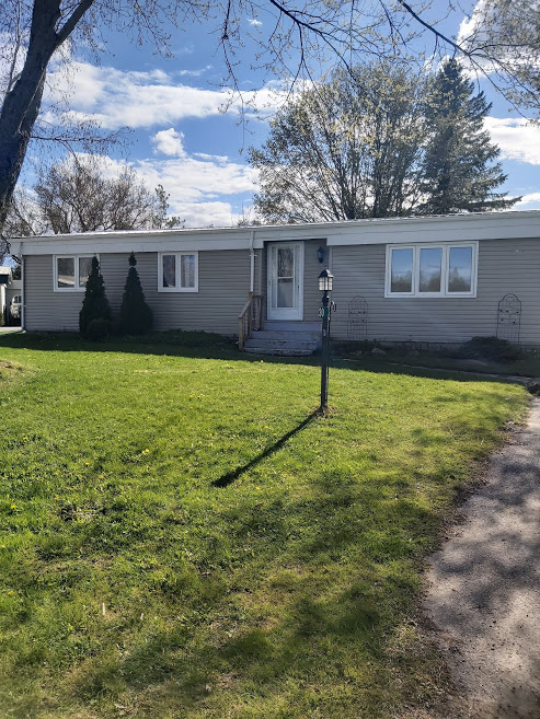 Elena Roberts Realtor | 18900 Ridge Rd, Sunderland, ON L0C 1H0, Canada | Phone: (416) 420-4129