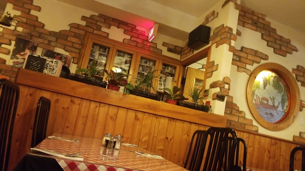 Mamma Martino’s Restaurant | 624 The Queensway, Etobicoke, ON M8Y 1K3, Canada | Phone: (416) 251-3337