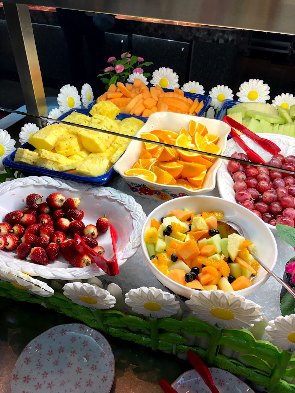 Mandarin Restaurant | 3105 Dundas St W, Mississauga, ON L5L 3R8, Canada | Phone: (905) 569-7000