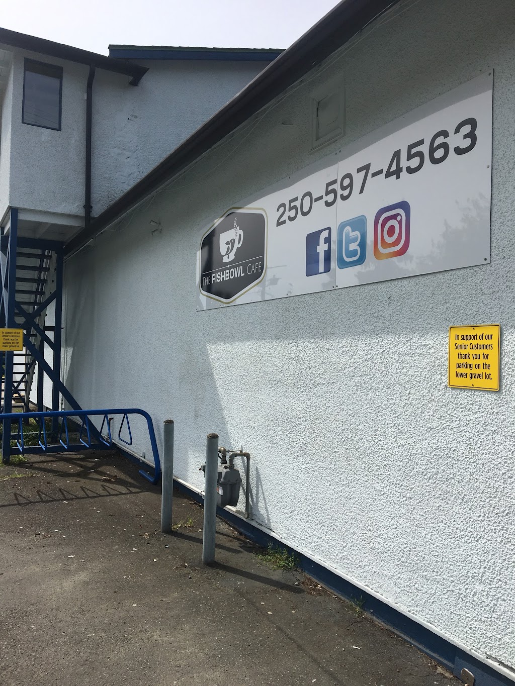 The Fishbowl Cafe Ltd. | 580 Cairnsmore St, Duncan, BC V9L 2A1, Canada | Phone: (250) 597-4563