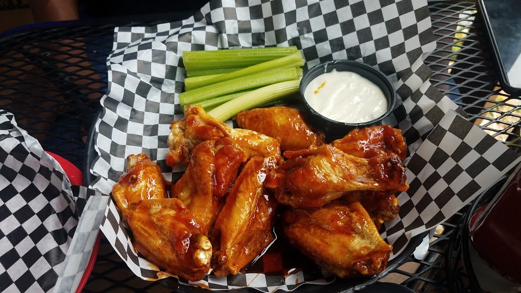 Rookies Sports Bar and Grill | 701 Main St, East Aurora, NY 14052, USA | Phone: (716) 714-9173