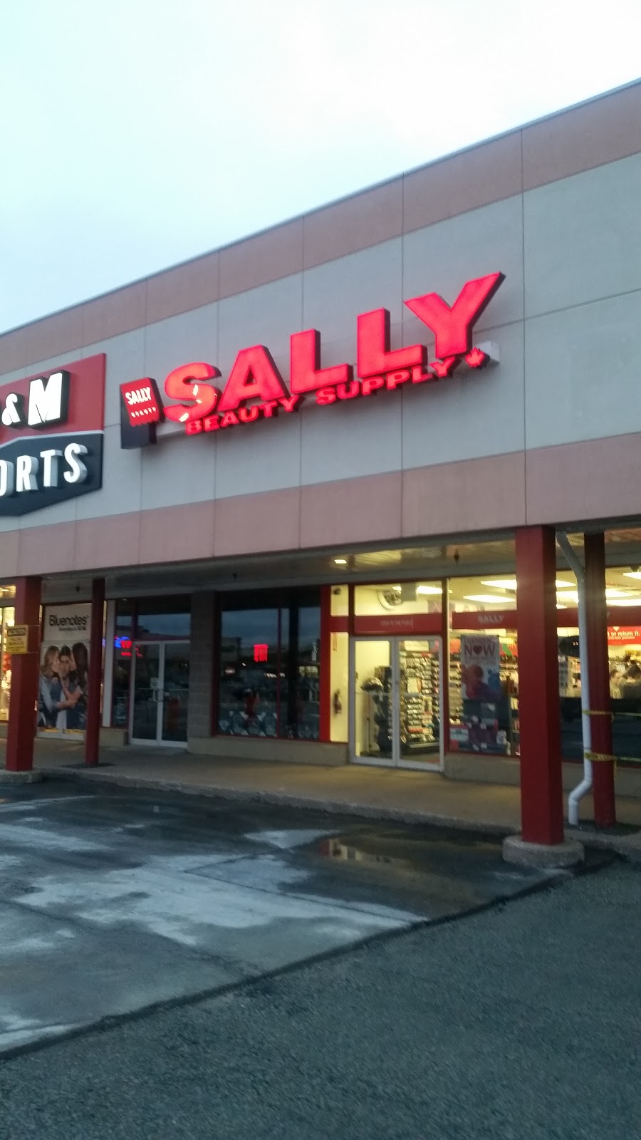 Sally Beauty | 201 Chain Lake Dr #17, Halifax, NS B3J 3N4, Canada | Phone: (902) 450-0358