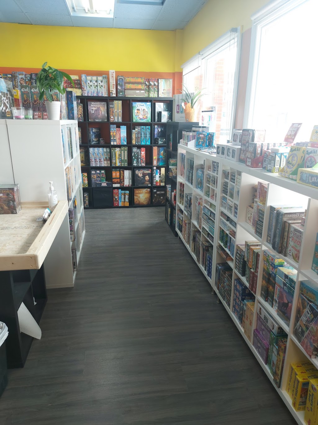 The Gamers Table | 843 King St W #4, Oshawa, ON L1J 2L4, Canada | Phone: (289) 675-4238