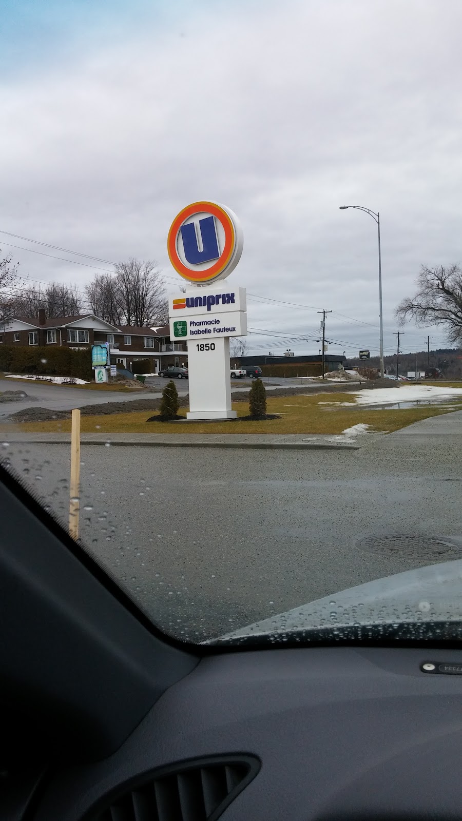 Uniprix Isabelle Fauteux - Pharmacie affiliée | 1850 Rue King E, Sherbrooke, QC J1G 5G6, Canada | Phone: (819) 564-2101