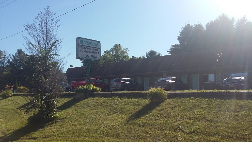 Cedar Lane Motel | 729 Cedar Ln, Bracebridge, ON P1L 0A1, Canada | Phone: (705) 645-9757
