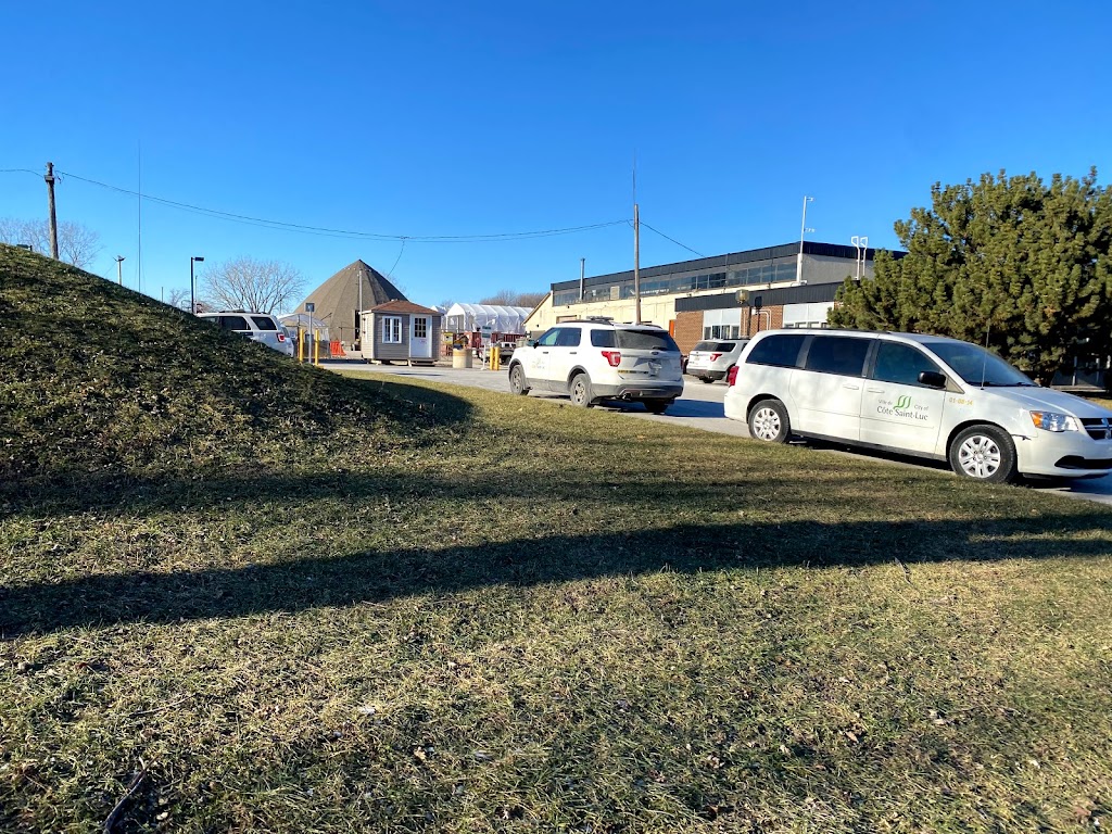 Côte Saint Luc Public Works • Travaux Publics | 7001 Chem. Mackle, Côte Saint-Luc, QC H4W 1A5, Canada | Phone: (514) 485-6868
