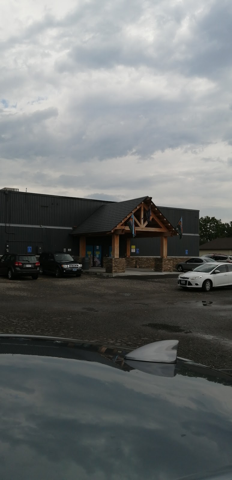 Riverview Gaming Centre | 497 Riverview Dr, Chatham, ON N7M 5J5, Canada | Phone: (519) 351-3232