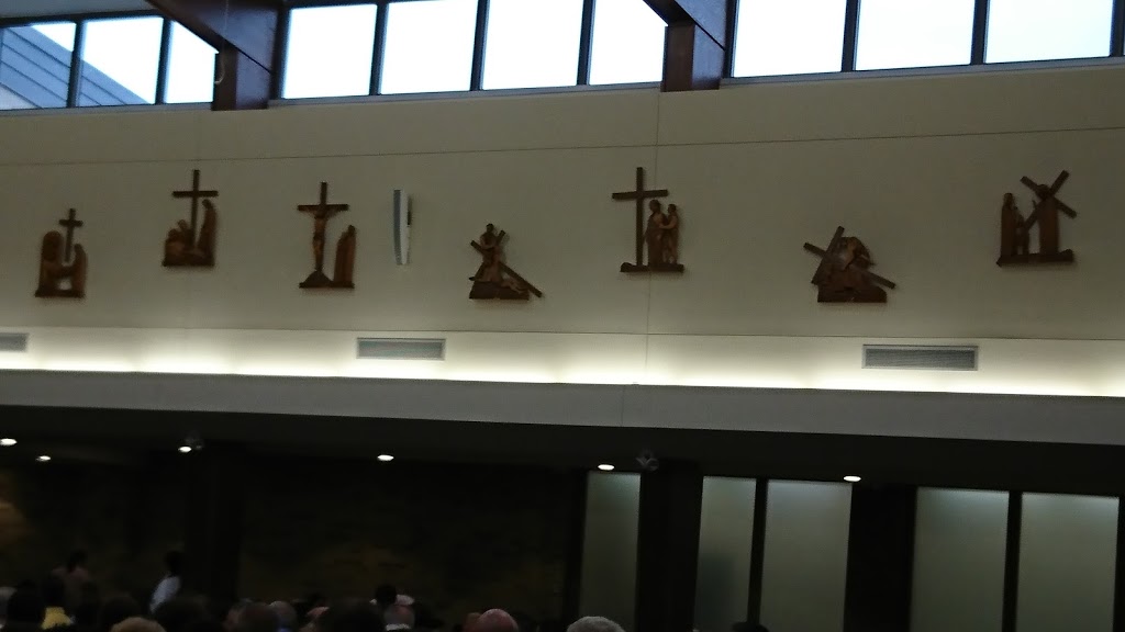 Corpus Christi Church | 1400 Cabana Rd W, Windsor, ON N9G 1C4, Canada | Phone: (519) 969-5292