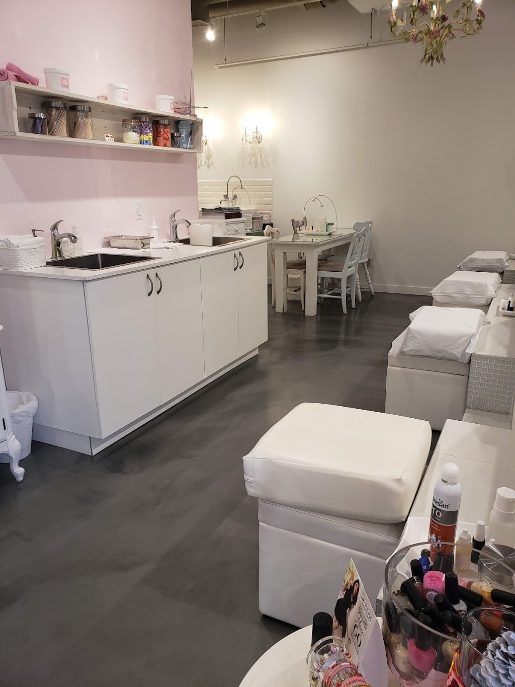 Frilly Lilly | 1106 3 Ave NW, Calgary, AB T2N 4N5, Canada | Phone: (403) 454-4929