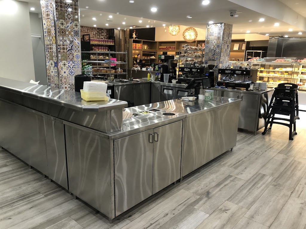 Brockton Village Bakery | 1566 Dundas St W, Toronto, ON M6K 1T5, Canada | Phone: (416) 531-2888