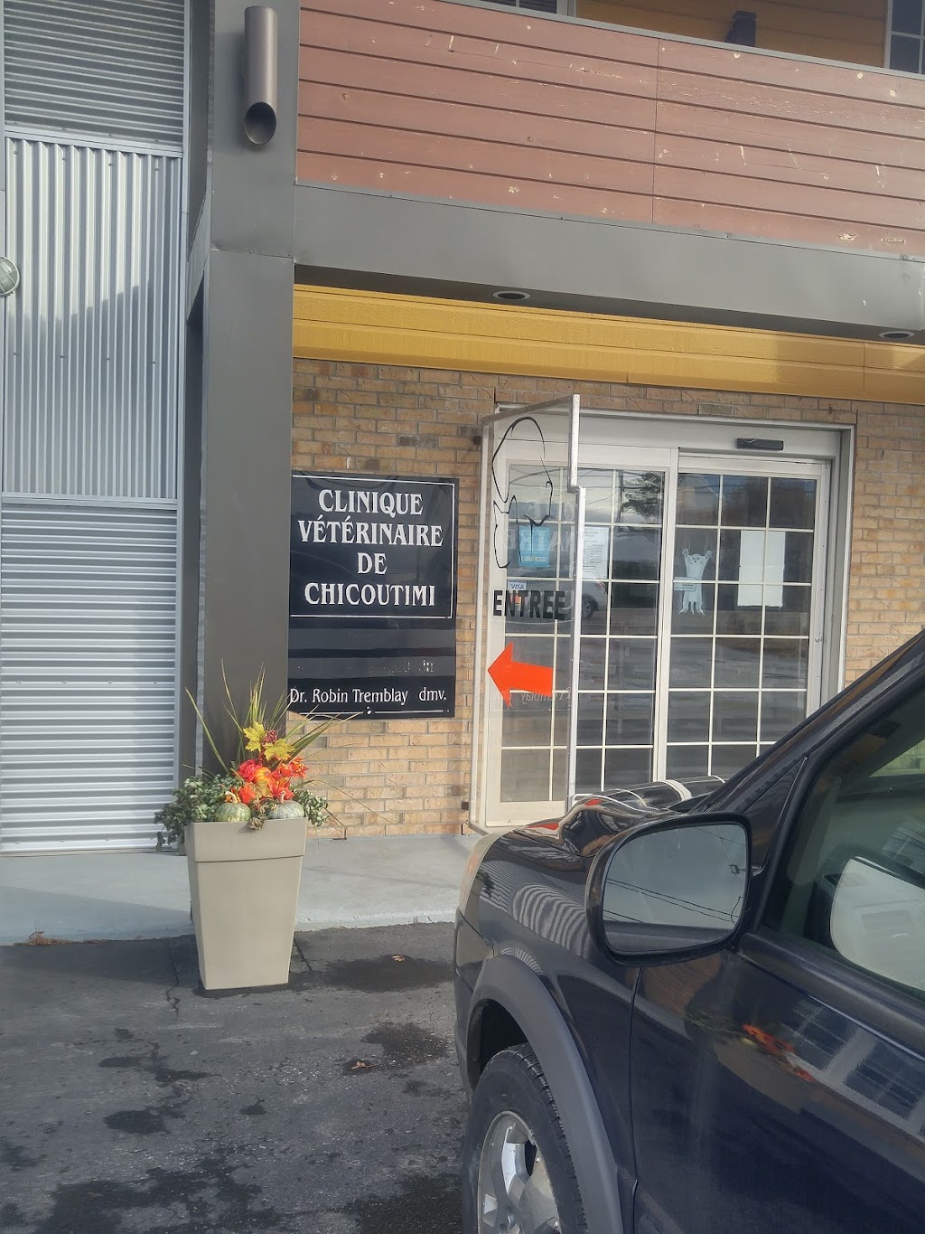 Clinique Vétérinaire Chicoutimi | 2151 Boulevard St Jean Baptiste, Chicoutimi, QC G7H 7V9, Canada | Phone: (418) 545-2088
